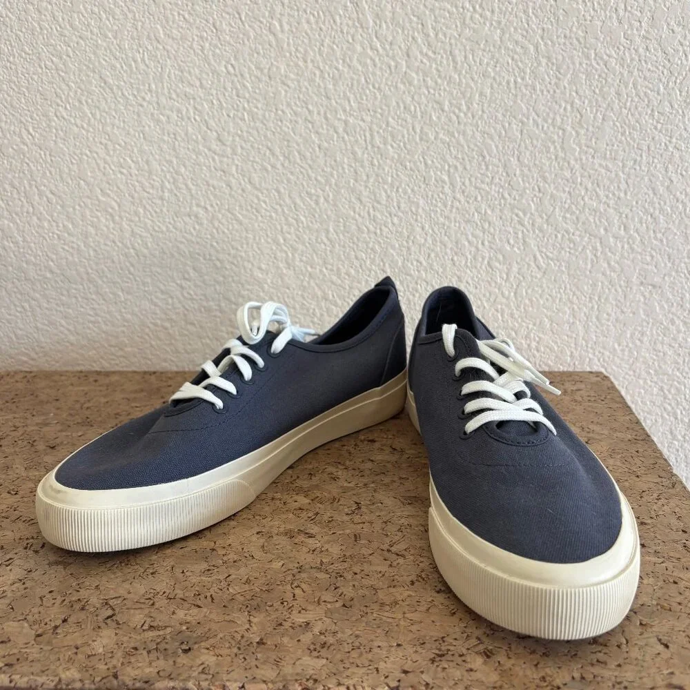 Blue canvas Everlane sneakers, size 8.5 - Picture 1 of 3